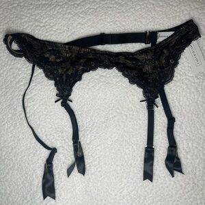 New with Tag intimissimi Lace Garter Belt